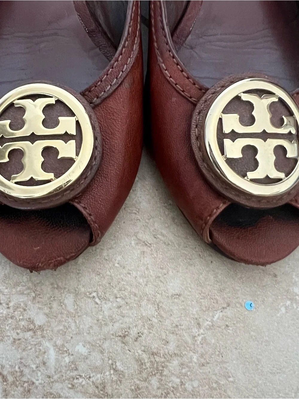 Tory Burch Women's Brown Leather Peep-Toe Carol Wedges 6M
